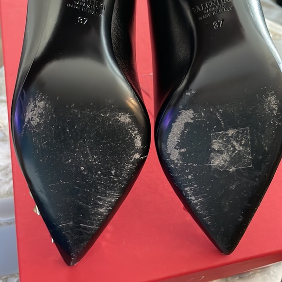 Like New Valentino Garavani Cap Toe Rockstud Pump Sz 37 - Picture 8 of 10